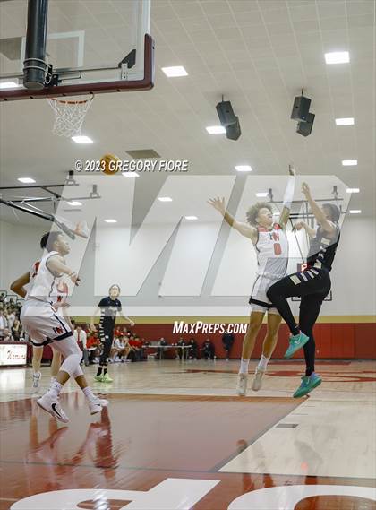 Thumbnail 2 in Harvard-Westlake vs. Notre Dame (SO) photogallery.