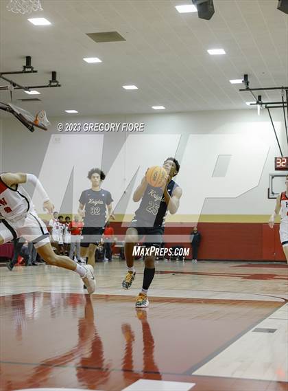 Thumbnail 3 in Harvard-Westlake vs. Notre Dame (SO) photogallery.