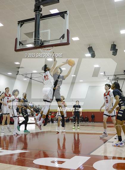 Thumbnail 3 in Harvard-Westlake vs. Notre Dame (SO) photogallery.