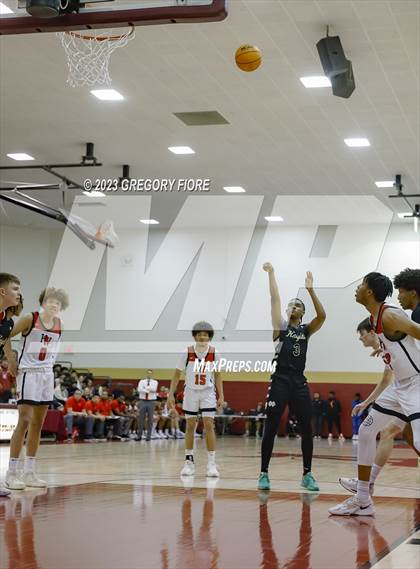 Thumbnail 2 in Harvard-Westlake vs. Notre Dame (SO) photogallery.