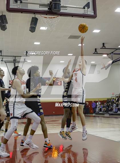 Thumbnail 2 in Harvard-Westlake vs. Notre Dame (SO) photogallery.