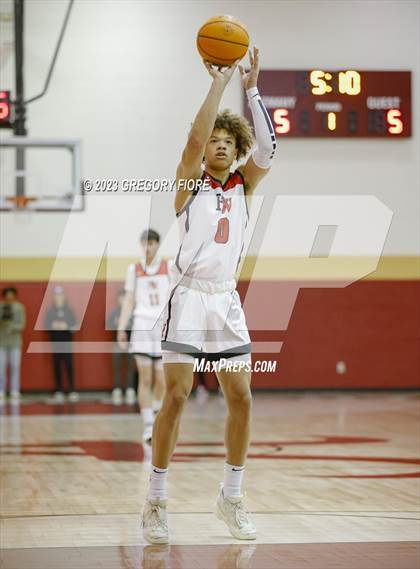 Thumbnail 2 in Harvard-Westlake vs. Notre Dame (SO) photogallery.