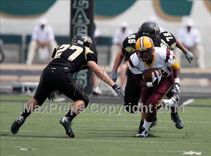 Thumbnail 2 in Glades Central vs. Denison (Texas vs. Florida Football Showcase) photogallery.