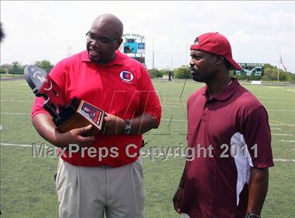 Thumbnail 3 in Glades Central vs. Denison (Texas vs. Florida Football Showcase) photogallery.