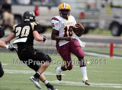 Thumbnail 3 in Glades Central vs. Denison (Texas vs. Florida Football Showcase) photogallery.
