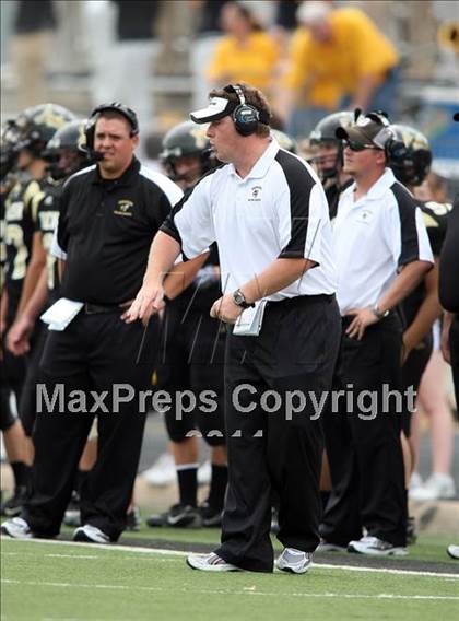 Thumbnail 3 in Glades Central vs. Denison (Texas vs. Florida Football Showcase) photogallery.