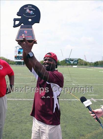 Thumbnail 1 in Glades Central vs. Denison (Texas vs. Florida Football Showcase) photogallery.