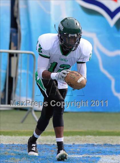 Thumbnail 2 in Lincoln vs. Cathedral Catholic (CIF SDS D3 Final) photogallery.