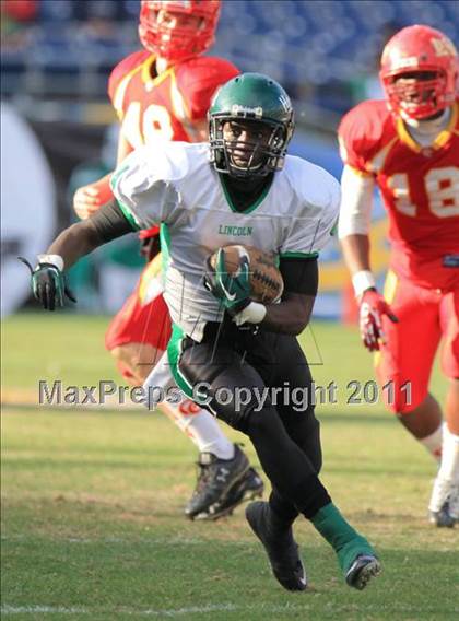 Thumbnail 1 in Lincoln vs. Cathedral Catholic (CIF SDS D3 Final) photogallery.