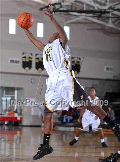 Thumbnail 3 in College Park vs Eisenhower (MaxPreps Holiday Classic) photogallery.