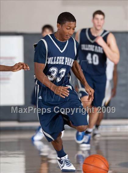 Thumbnail 2 in College Park vs Eisenhower (MaxPreps Holiday Classic) photogallery.