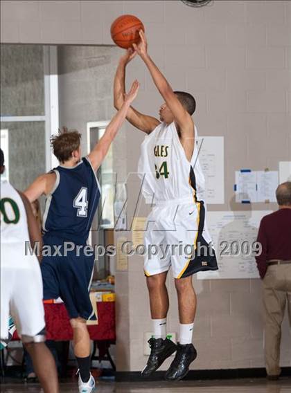 Thumbnail 1 in College Park vs Eisenhower (MaxPreps Holiday Classic) photogallery.