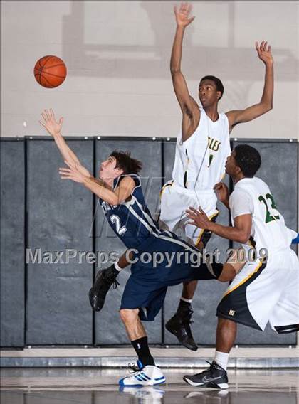 Thumbnail 2 in College Park vs Eisenhower (MaxPreps Holiday Classic) photogallery.