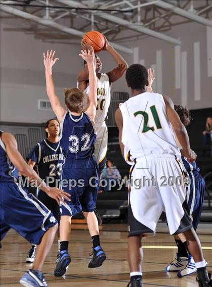 Thumbnail 3 in College Park vs Eisenhower (MaxPreps Holiday Classic) photogallery.