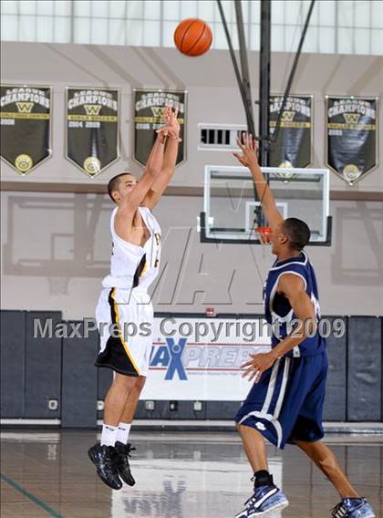 Thumbnail 1 in College Park vs Eisenhower (MaxPreps Holiday Classic) photogallery.