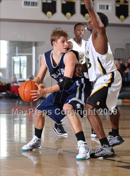 Thumbnail 1 in College Park vs Eisenhower (MaxPreps Holiday Classic) photogallery.