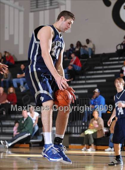 Thumbnail 2 in College Park vs Eisenhower (MaxPreps Holiday Classic) photogallery.