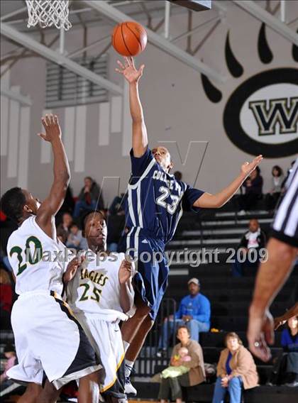Thumbnail 3 in College Park vs Eisenhower (MaxPreps Holiday Classic) photogallery.