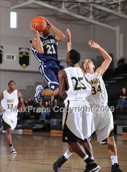 Thumbnail 1 in College Park vs Eisenhower (MaxPreps Holiday Classic) photogallery.