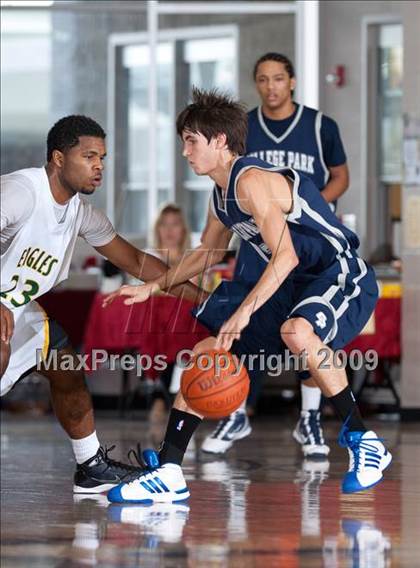 Thumbnail 1 in College Park vs Eisenhower (MaxPreps Holiday Classic) photogallery.