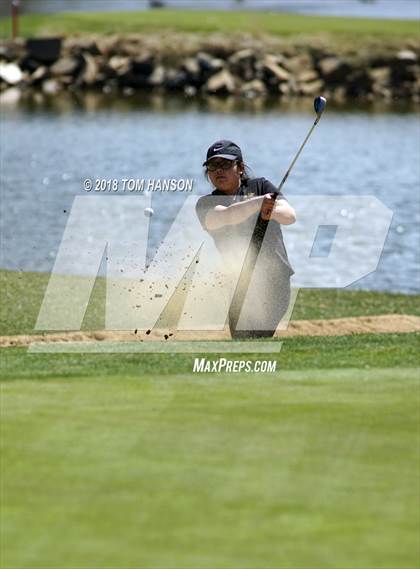Thumbnail 2 in Loveland Invitational photogallery.