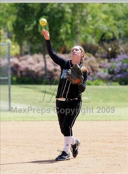 Thumbnail 3 in Norwalk vs. Aliso Niguel photogallery.