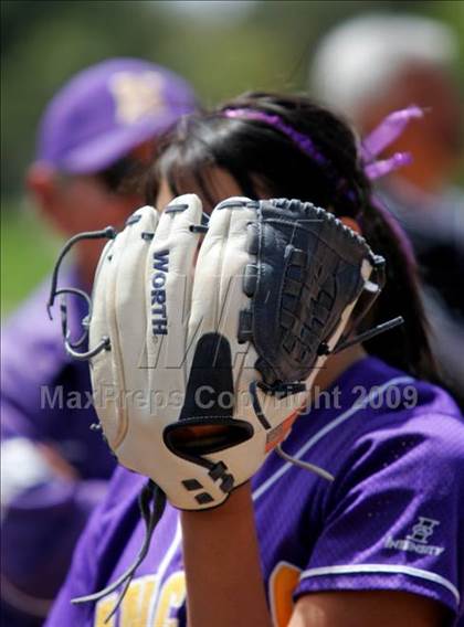 Thumbnail 1 in Norwalk vs. Aliso Niguel photogallery.