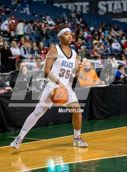 Thumbnail 1 in Ferris vs. Rainier Beach (WIAA 3A Round 1 State Playoff)  photogallery.