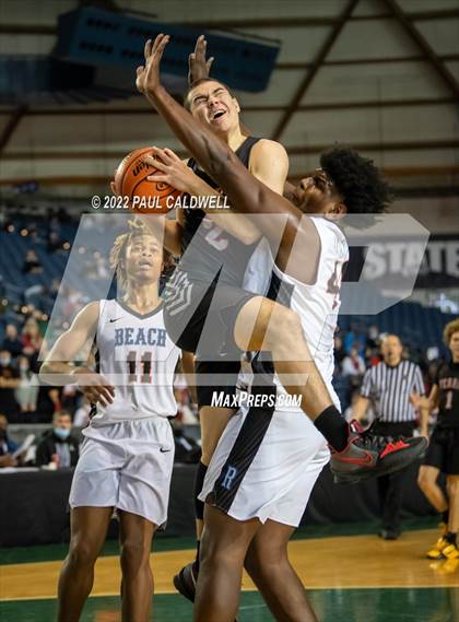 Thumbnail 3 in Ferris vs. Rainier Beach (WIAA 3A Round 1 State Playoff)  photogallery.