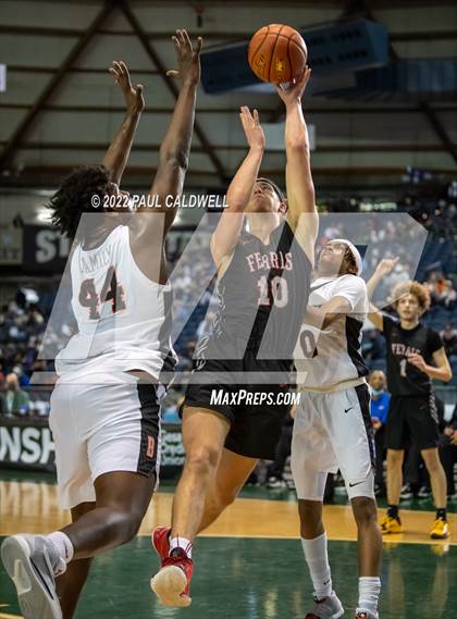 Thumbnail 2 in Ferris vs. Rainier Beach (WIAA 3A Round 1 State Playoff)  photogallery.