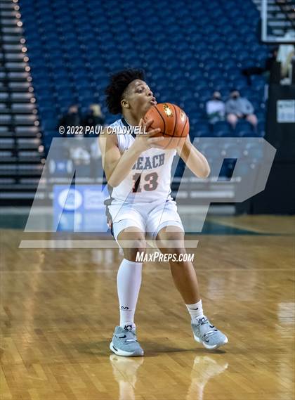 Thumbnail 1 in Ferris vs. Rainier Beach (WIAA 3A Round 1 State Playoff)  photogallery.