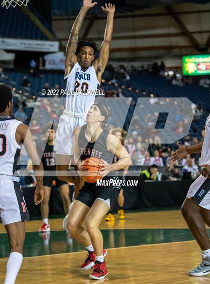 Thumbnail 2 in Ferris vs. Rainier Beach (WIAA 3A Round 1 State Playoff)  photogallery.