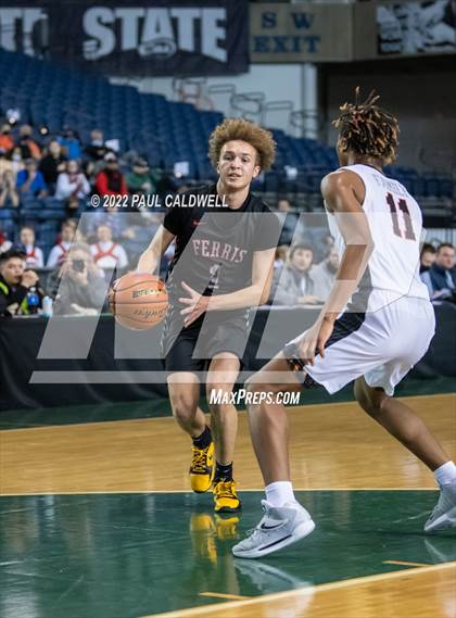 Thumbnail 1 in Ferris vs. Rainier Beach (WIAA 3A Round 1 State Playoff)  photogallery.