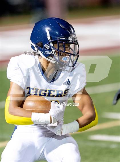 Thumbnail 3 in Inderkum @ Whitney photogallery.