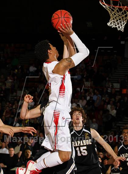 Thumbnail 1 in Arapahoe vs. Denver East (CHSAA 5A Great 8) photogallery.