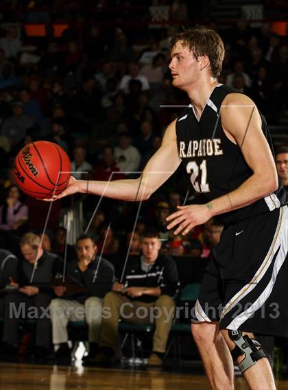 Thumbnail 2 in Arapahoe vs. Denver East (CHSAA 5A Great 8) photogallery.