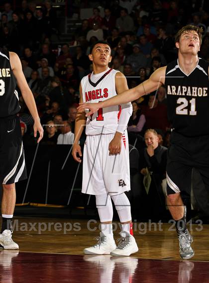 Thumbnail 2 in Arapahoe vs. Denver East (CHSAA 5A Great 8) photogallery.