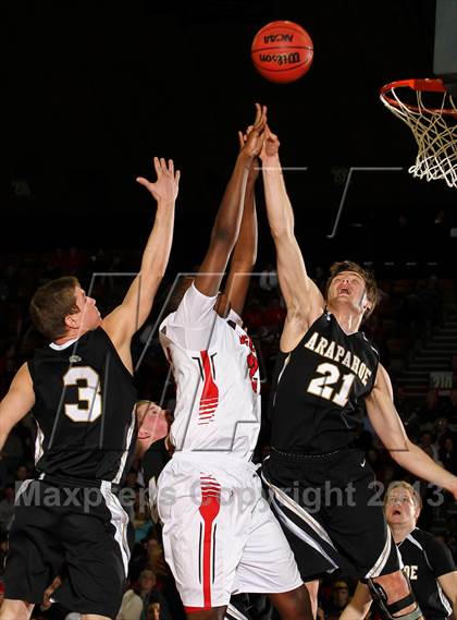 Thumbnail 2 in Arapahoe vs. Denver East (CHSAA 5A Great 8) photogallery.
