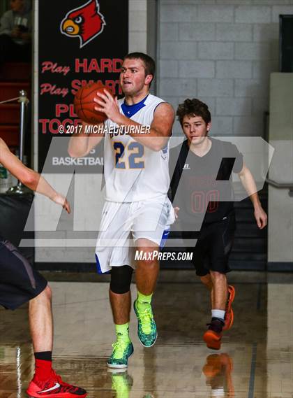 Thumbnail 1 in Sutter vs. Yreka photogallery.