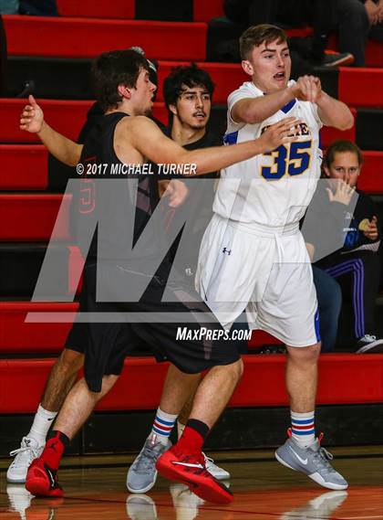 Thumbnail 1 in Sutter vs. Yreka photogallery.
