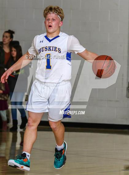 Thumbnail 3 in Sutter vs. Yreka photogallery.