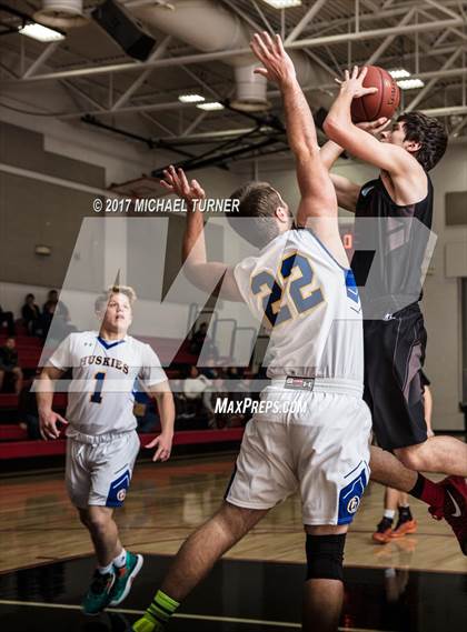 Thumbnail 3 in Sutter vs. Yreka photogallery.