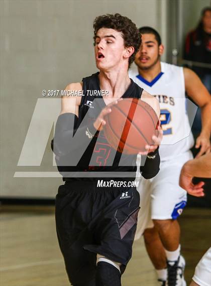 Thumbnail 3 in Sutter vs. Yreka photogallery.