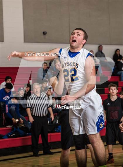 Thumbnail 3 in Sutter vs. Yreka photogallery.