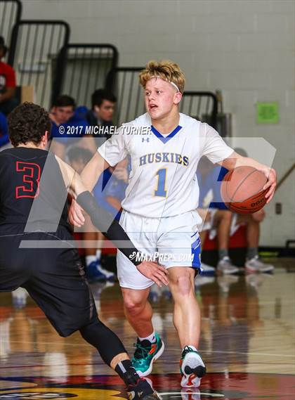 Thumbnail 3 in Sutter vs. Yreka photogallery.