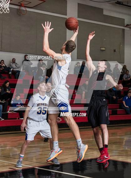 Thumbnail 1 in Sutter vs. Yreka photogallery.