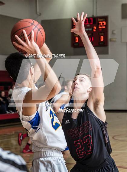 Thumbnail 1 in Sutter vs. Yreka photogallery.