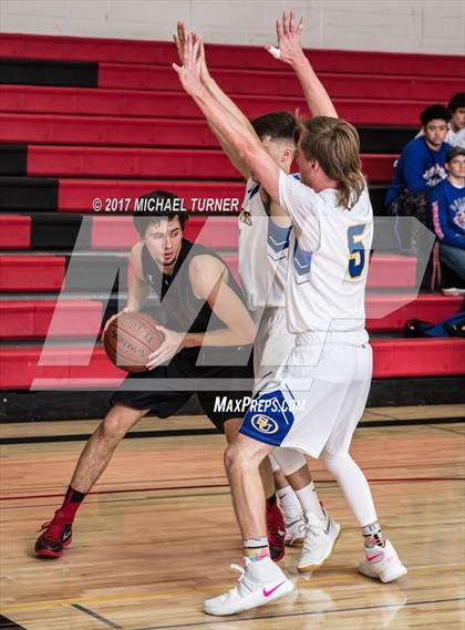 Thumbnail 1 in Sutter vs. Yreka photogallery.