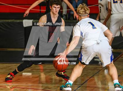 Thumbnail 3 in Sutter vs. Yreka photogallery.