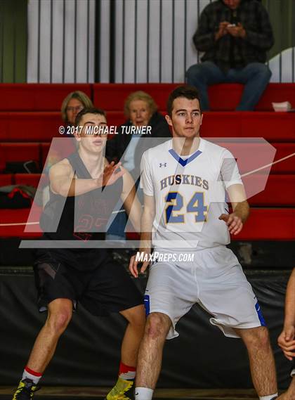 Thumbnail 2 in Sutter vs. Yreka photogallery.
